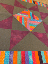 Load image into Gallery viewer, Scrappy Star Quilt