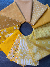 Load image into Gallery viewer, Butter and Toffee Fat Quarter Bundle
