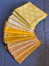 Load image into Gallery viewer, Butter and Toffee Fat Quarter Bundle
